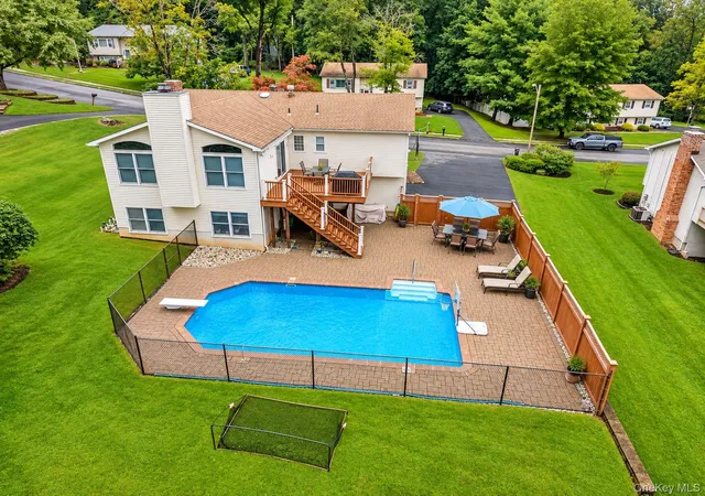 Photo 3 of Single family home for sale at 3 Five Oaks Ln, Clarkstown, NY 10989 | MLS# 1050581 | Listing updated on 2026-10-06