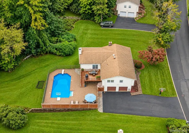 Photo 3 of Single family home for sale at 3 Five Oaks Ln, Clarkstown, NY 10989 | MLS# 1050581 | Listing updated on 2026-10-06