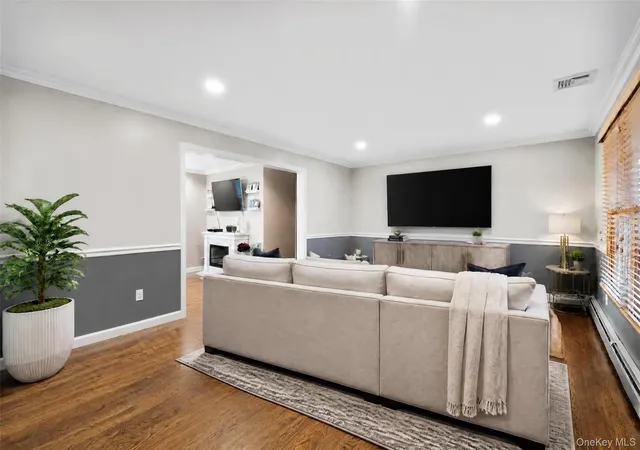 Photo 3 of Single family home for sale at 24 South Plz, Babylon, NY 11701 | MLS# 1050616 | Listing updated on 2026-09-28