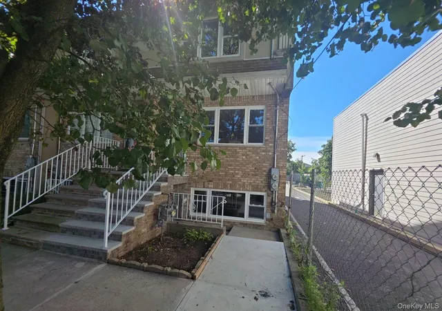 Photo 3 of Multi family home for sale at 7306 Amboy Rd, New York, NY 10307 | MLS# 1050629 | Listing updated on 2026-09-20