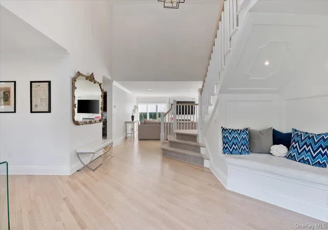 Photo 2 of Single family home for sale at 5 Landing Ct, Huntington, NY 11746 | MLS# 1050631 | Listing updated on 2026-10-01