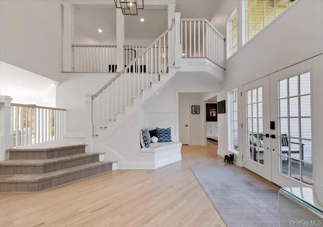 Photo 3 of Single family home for sale at 5 Landing Ct, Huntington, NY 11746 | MLS# 1050631 | Listing updated on 2026-10-01