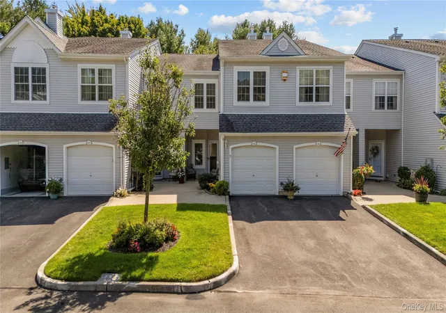 Condo for sale at 203 Windward Ct N, Brookhaven, NY 11777 | MLS# 1050644