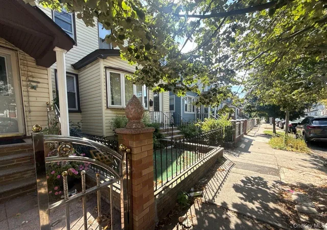 Photo 3 of Single family home for sale at 107 27 109th Street, New York, NY 11419 | MLS# 1050685 | Listing updated on 2026-09-17