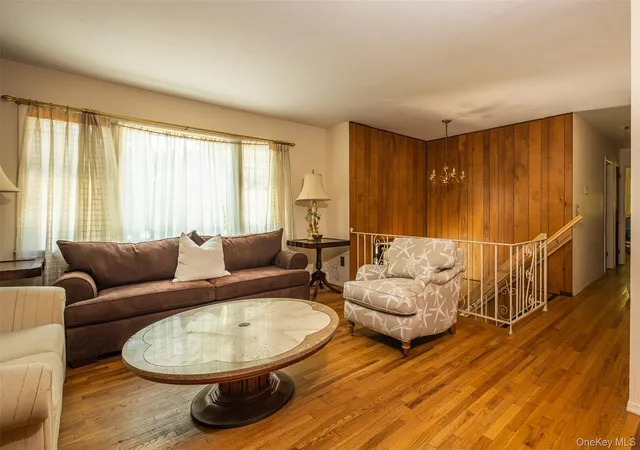 Photo 3 of Sale Pending at 35 Partridge Dr, Southampton, NY 11963 | MLS# 1050698 | Listing updated on 2026-10-07
