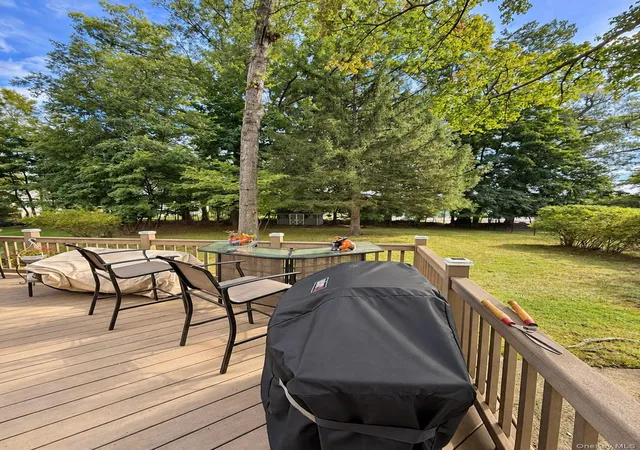 Photo 4 of Single family home for sale at 330 Holt Dr, Orangetown, NY 10965 | MLS# 1050729 | Listing updated on 2026-10-21