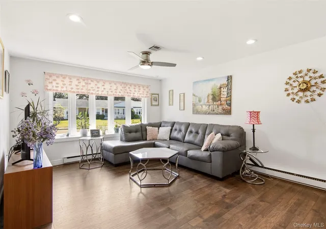 Listing Photo 5 - Condo for sale in building located at 299 Cardiff Ct, Brookhaven, NY 11961 - Unit #B