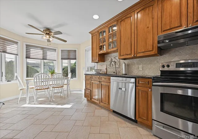 Photo 4 of Single family home for sale at 698 Edgewood Dr, Hempstead, NY 11590 | MLS# 1050757 | Listing updated on 2026-10-08