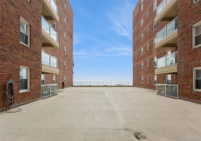 Photo 4 of House for sale at 370 W Broadway #2A, Long Beach, NY 11561 | MLS# 1050759 | Listing updated on 2026-10-08