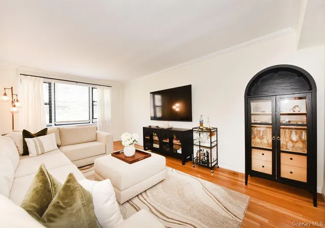 Photo 3 of House for sale at 1 Birchwood Ct #2O, Hempstead, NY 11501 | MLS# 1050778 | Listing updated on 2026-09-19