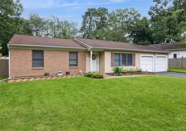 Photo 3 of Sale Pending at 2769 Pond Rd, Brookhaven, NY 11779 | MLS# 1050789 | Listing updated on 2026-10-06