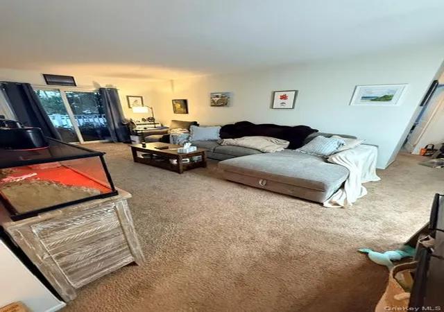 Photo 4 of House for sale at 260 Waverly Ave #72, Brookhaven, NY 11772 | MLS# 1050793 | Listing updated on 2026-09-17
