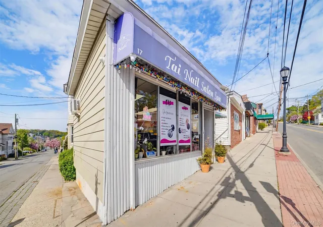 Photo 3 of House for sale at 17 Lockwood Ave, Yonkers, NY 10701 | MLS# 1050794 | Listing updated on 2026-10-01