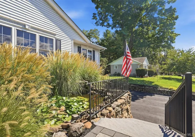 Photo 2 of Single family home for sale at 83 Harth Dr, New Windsor, NY 12553 | MLS# 1050802 | Listing updated on 2026-09-30