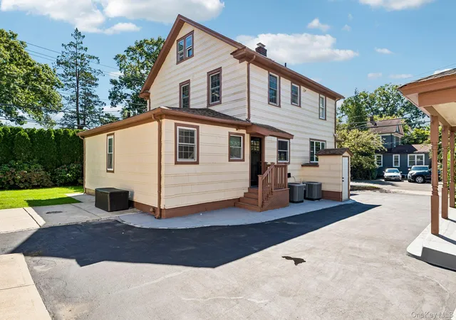 Photo 3 of House for sale at 77 Jefferson Ave, North Hempstead, NY 11577 | MLS# 1050812 | Listing updated on 2026-09-16
