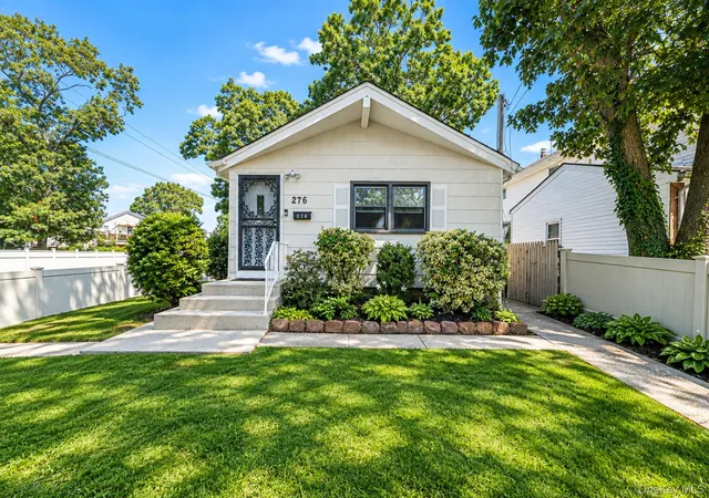 Photo 1 of Single family home for sale at 276 Deauville Blvd, Babylon, NY 11726 | MLS# 1050815 | Listing updated on 2026-09-25