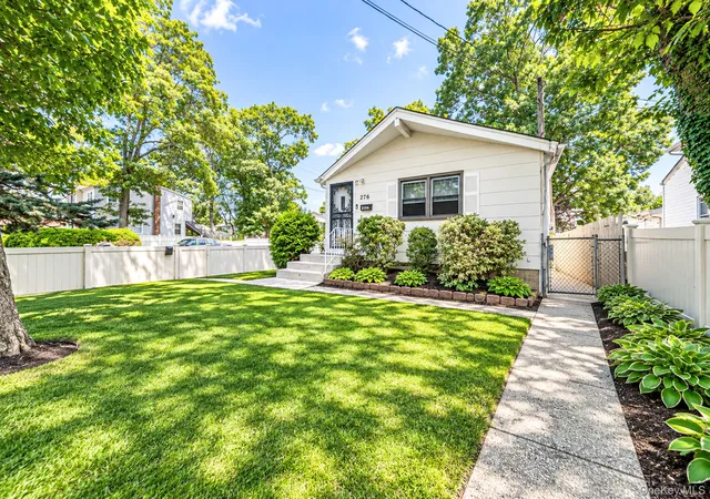 Photo 2 of Single family home for sale at 276 Deauville Blvd, Babylon, NY 11726 | MLS# 1050815 | Listing updated on 2026-09-25