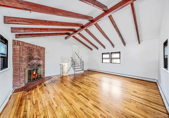 Photo 3 of Single family home for sale at 276 Deauville Blvd, Babylon, NY 11726 | MLS# 1050815 | Listing updated on 2026-09-25