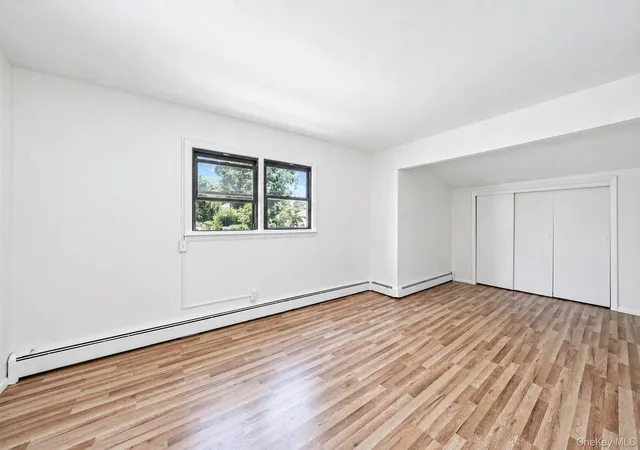 Photo 4 of Single family home for sale at 276 Deauville Blvd, Babylon, NY 11726 | MLS# 1050815 | Listing updated on 2026-09-25