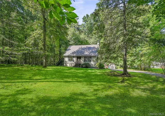 Photo 3 of Single family home for sale at 129 Dubois St, Crawford, NY 12566 | MLS# 1050816 | Listing updated on 2026-09-17
