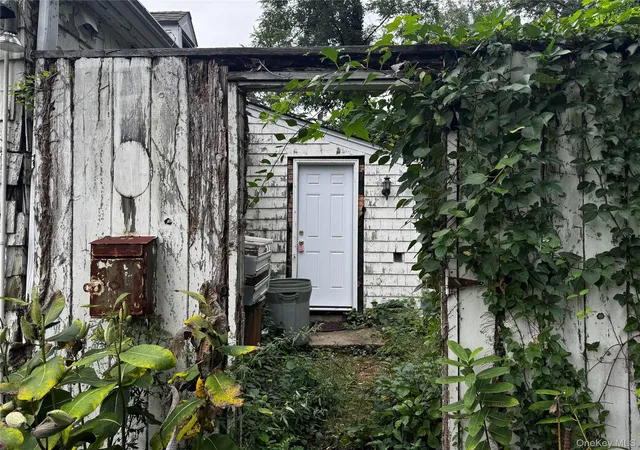 Photo 2 of Single family home for sale at 47 Route 25a, Smithtown, NY 11787 | MLS# 1050824 | Listing updated on 2026-09-28