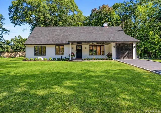 Photo 1 of Single family home for sale at 7 Berkshire Ct, Huntington, NY 11746 | MLS# 1050826 | Listing updated on 2026-09-29