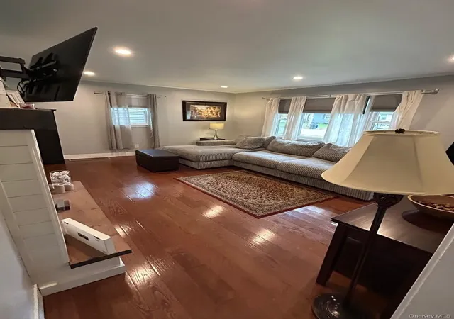 Photo 3 of Single family home for sale at 6 Wilson Blvd, Poughkeepsie, NY 12603 | MLS# 1050828 | Listing updated on 2026-10-12