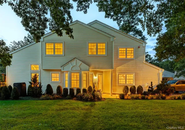 Photo 3 of Single family home for sale at 1 Pidgeon Ct, Brookhaven, NY 11949 | MLS# 1050832 | Listing updated on 2026-09-20