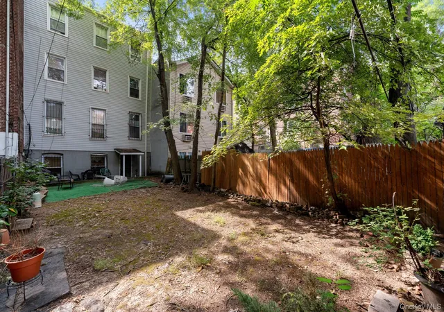 Photo 3 of House for sale at 307 Quincy St, New York, NY 11216 | MLS# 1050835 | Listing updated on 2026-10-09