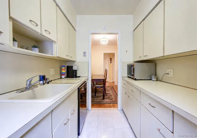 Photo 2 of Condo for sale at 77 11 35th Avenue #1S, New York, NY 11372 | MLS# 1050836 | Listing updated on 2026-09-16