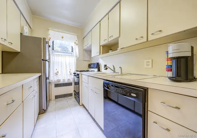 Photo 3 of Condo for sale at 77 11 35th Avenue #1S, New York, NY 11372 | MLS# 1050836 | Listing updated on 2026-09-16