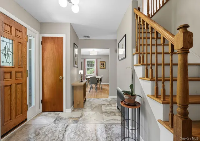 Photo 3 of Single family home for sale at 9 Cross Pond Rd, Lewisboro, NY 10590 | MLS# 1050837 | Listing updated on 2026-09-18