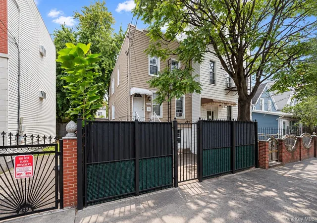 Photo 3 of House for sale at 212 Bradford St, New York, NY 11207 | MLS# 1050842 | Listing updated on 2026-09-28