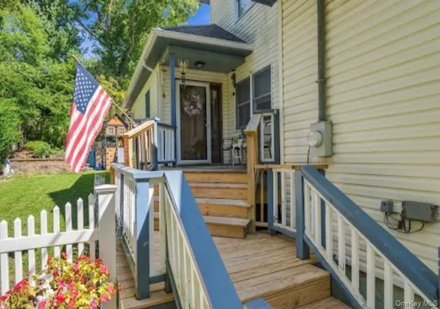 Photo 2 of Sale Pending at 277 Smith Rd, Brookhaven, NY 11967 | MLS# 1050863 | Listing updated on 2026-09-25