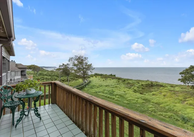 Condo for sale at 318 Fox Hl Dr, Riverhead, NY 11933 | MLS# 1050868 | Listing updated on 2026-09-23