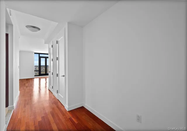 Photo 3 of Condo for sale at 10 City Pl #25F, White Plains, NY 10601 | MLS# 1050893 | Listing updated on 2026-10-27