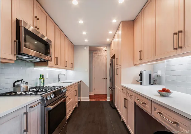 Photo 4 of House for sale at 3935 Blackstone Ave #8B, New York, NY 10471 | MLS# 1050896 | Listing updated on 2026-10-04