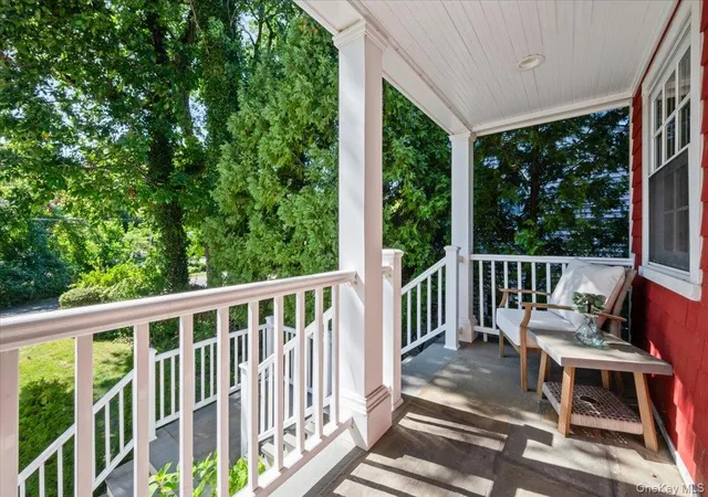 Photo 3 of Single family home for sale at 10 E Brookside Dr, Mamaroneck, NY 10538 | MLS# 1050898 | Listing updated on 2026-10-03