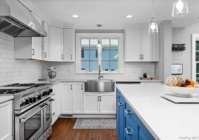 Photo 3 of Single family home for sale at 10 E Brookside Dr, Mamaroneck, NY 10538 | MLS# 1050898 | Listing updated on 2026-10-03