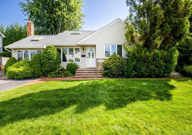 Photo 1 of Single family home for sale at 10 Seneca Dr, Oyster Bay, NY 11758 | MLS# 1050899 | Listing updated on 2026-10-04