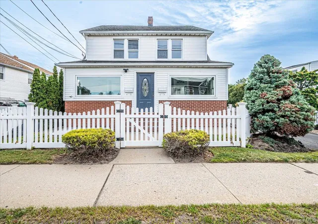 Single family home for sale at 557 Newbridge Rd, Hempstead, NY 11554 | MLS# 1050923