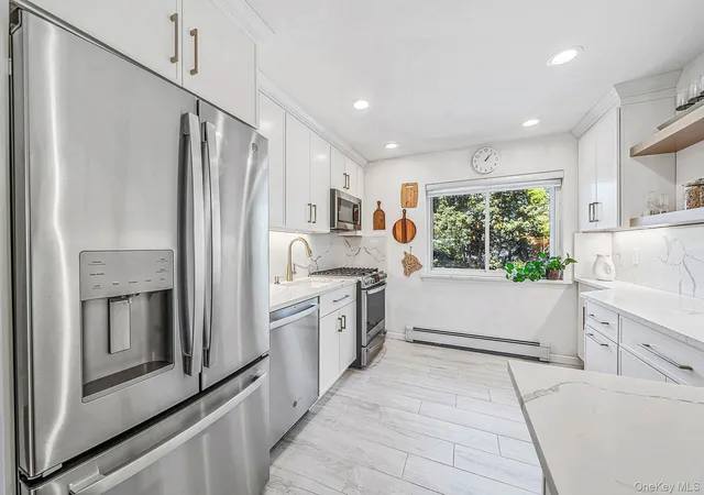Listing Photo 4 - Condo for sale in building located at 105 Prime Ave, Huntington, NY 11743 - Unit #F4