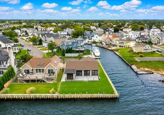 Photo 3 of Single family home for sale at 71 E Shore Dr, Babylon, NY 11702 | MLS# 1050945 | Listing updated on 2026-09-29