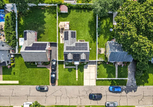 Photo 2 of Sale Pending at 223 N Fulton Ave, Babylon, NY 11757 | MLS# 1050947 | Listing updated on 2026-10-09