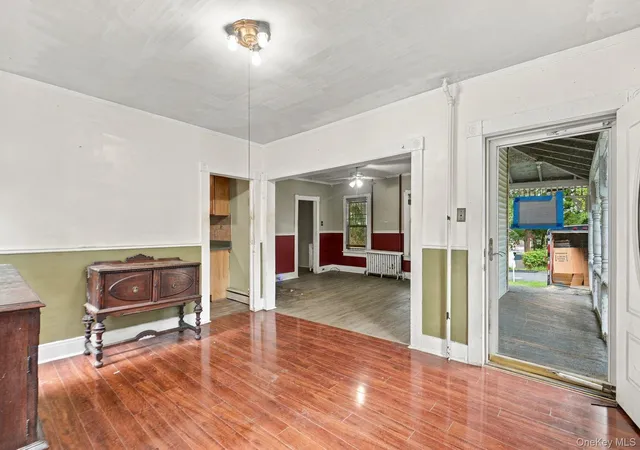 Photo 4 of Single family home for sale at 10 Hudson Ter, Marlboro, NY 12542 | MLS# 1050974 | Listing updated on 2026-10-02