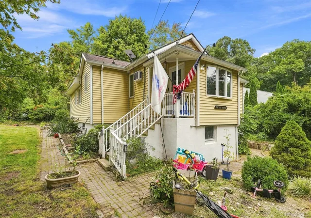 Photo 3 of Single family home for sale at 169 Walnut Rd, Putnam Valley, NY 10537 | MLS# 1050986 | Listing updated on 2026-09-16