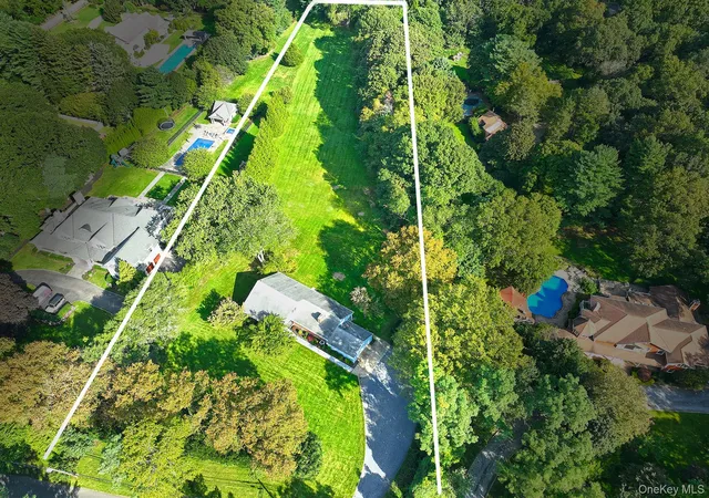Photo 3 of Single family home for sale at 1950 Midlane, Oyster Bay, NY 11791 | MLS# 1051000 | Listing updated on 2026-09-25
