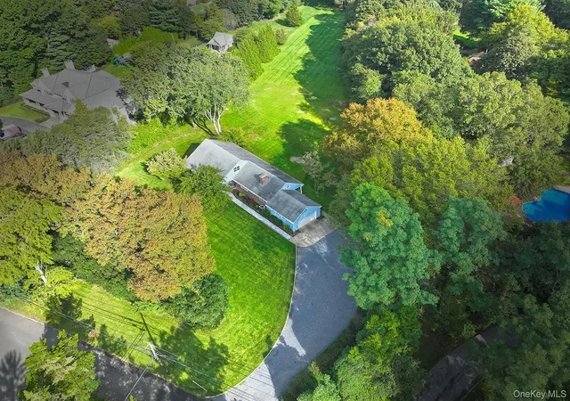 Photo 37 of Single family home for sale at 1950 Midlane, Oyster Bay, NY 11791 | MLS# 1051000 | Listing updated on 2026-09-25