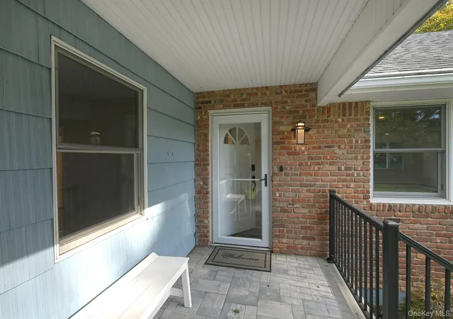Photo 3 of Single family home for sale at 1950 Midlane, Oyster Bay, NY 11791 | MLS# 1051000 | Listing updated on 2026-09-25