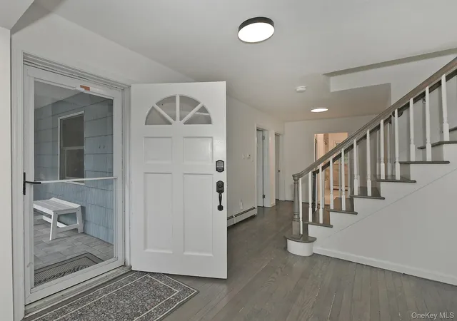 Photo 4 of Single family home for sale at 1950 Midlane, Oyster Bay, NY 11791 | MLS# 1051000 | Listing updated on 2026-09-25